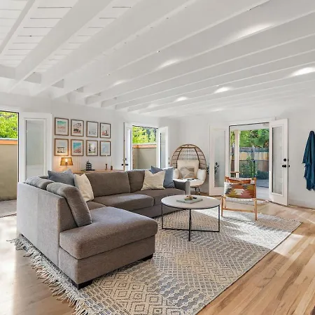 The Boise Beach Cottage
